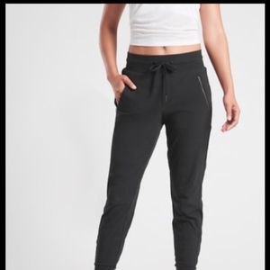 Athleta Trekkie North Joggers Sz 6